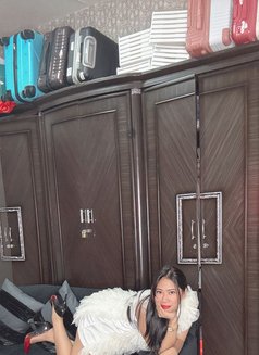 Elizabeth eat me lick me - adult performer in Dubai Photo 4 of 23