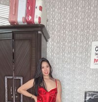 Elizabeth eat me lick me - adult performer in Dubai