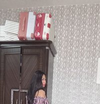 Elizabeth eat me lick me - adult performer in Dubai