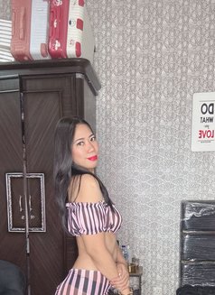 Elizabeth eat me lick me - adult performer in Dubai Photo 23 of 23