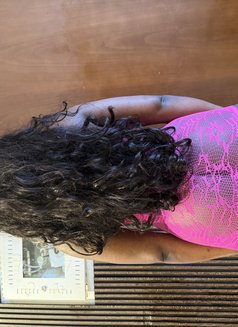 Aria - puta in Dubai Photo 1 of 6