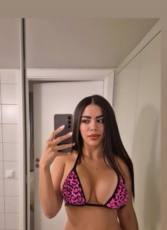 Ariadna - escort in Singapore Photo 4 of 14