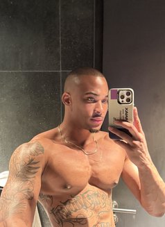 Arian M - Male escort in Dubai Photo 6 of 6