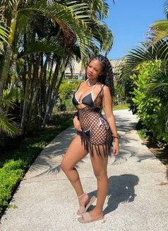 Arian - companion in Pune Photo 2 of 3