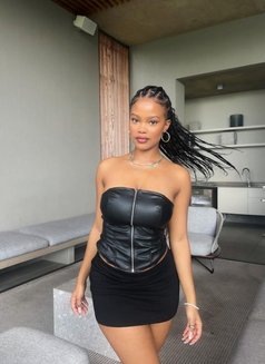 Arian - companion in Pune Photo 3 of 3