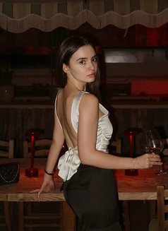 Ariana Anal Addict - escort in Hong Kong Photo 5 of 6