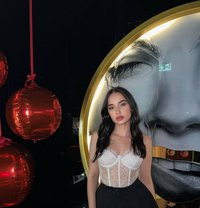 Ariana Baby Face - puta in Dubai