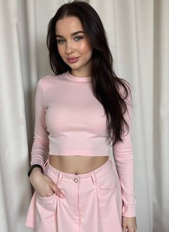 Teen Stepsister Ariana - puta in Dubai Photo 12 of 12