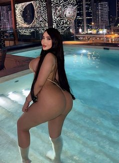 Ariana - puta in Abu Dhabi Photo 3 of 14