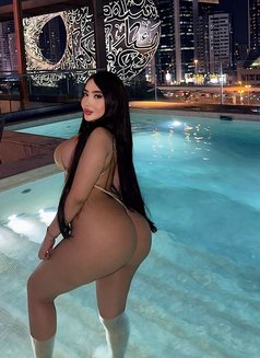 Ariana - escort in Dubai Photo 9 of 18