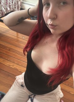 Ariana - puta in Cairo Photo 2 of 3