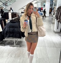 Ariana - escort in Munich