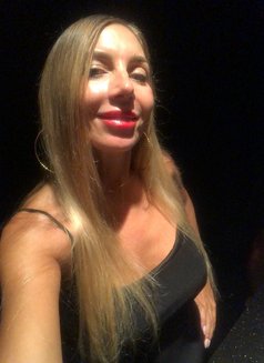 Ariana - puta in Pattaya Photo 1 of 6