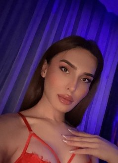 Ariana Russian 🇷🇺 20cm - Transsexual escort in İstanbul Photo 1 of 9