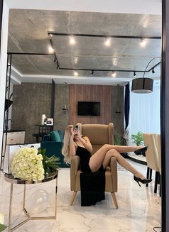 Ariel - puta in Dubai Photo 7 of 13