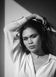 Ariella - Transsexual escort in Dubai Photo 5 of 7