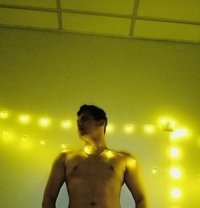 Aries - Male companion in Mumbai