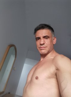 Arif Yılmaz - Acompañantes masculino in Dubai Photo 1 of 5