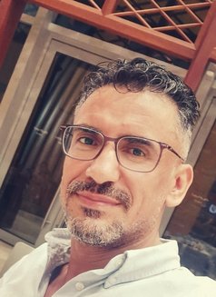 Arif Yılmaz - Acompañantes masculino in Dubai Photo 2 of 5
