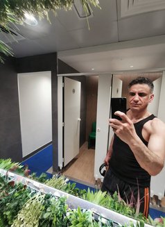 Arif Yılmaz - Acompañantes masculino in Dubai Photo 3 of 5