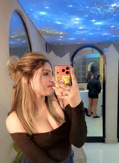 Arifa for Outcalls Only - puta in Noida Photo 1 of 6