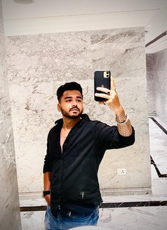 Arijit - Male escort in Kolkata Photo 4 of 12