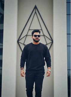 Arijit - Male escort in Kolkata Photo 9 of 12