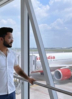 Arijit - Male escort in Kolkata Photo 10 of 12