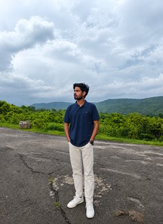 TAHIR - Acompañantes masculino in Kolkata Photo 4 of 5