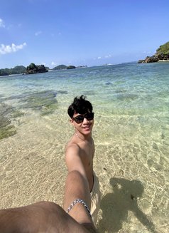 Aril - Male escort in Bali Photo 2 of 5