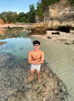 Aril - Male escort in Bali Photo 3 of 5