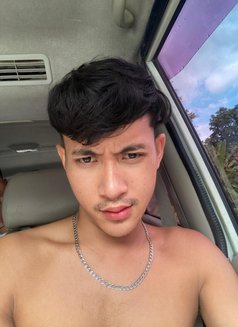 Aril - Male escort in Bali Photo 4 of 5