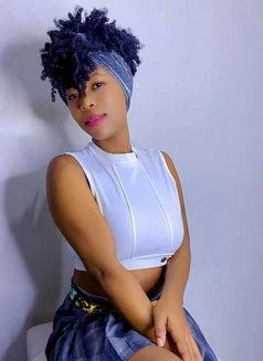 Arim - puta in Riyadh Photo 1 of 7