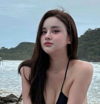 Arin - escort in Seoul Photo 3 of 5