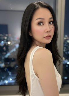 Arin - escort in Bangkok Photo 3 of 5