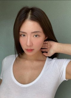 Arina - puta in Jakarta Photo 2 of 4