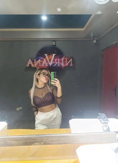 Arina - escort in Dubai Photo 4 of 13