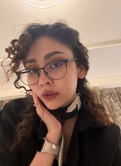 Arina - puta in Dubai Photo 5 of 11