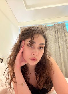 Arina - puta in Dubai Photo 8 of 11