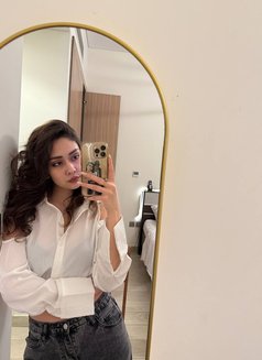 Arina - puta in Dubai Photo 9 of 11