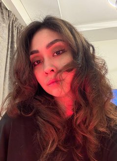 Arina - puta in Dubai Photo 10 of 11