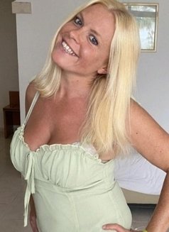 Arina Smith - escort in Dubai Photo 2 of 4