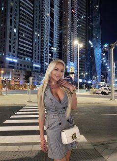 Arina - escort in Dubai Photo 9 of 10