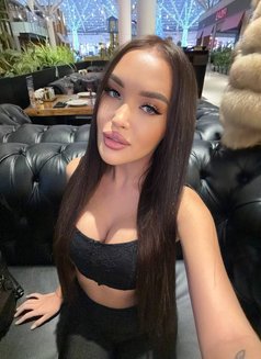 Arina - escort in Hong Kong Photo 6 of 15