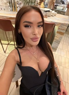 Arina - escort in Hong Kong Photo 7 of 15