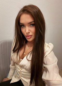 Arina - escort in Hong Kong Photo 8 of 15