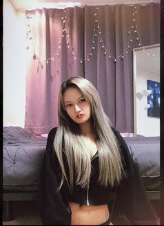 ARINA - puta in Bangkok Photo 3 of 19