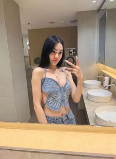 Arina - escort in Macao Photo 2 of 4