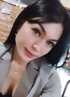 Arini Queen Ladyboy shemale - Acompañantes transexual in Medan Photo 1 of 5