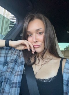 Arinka - puta in Rome Photo 2 of 7